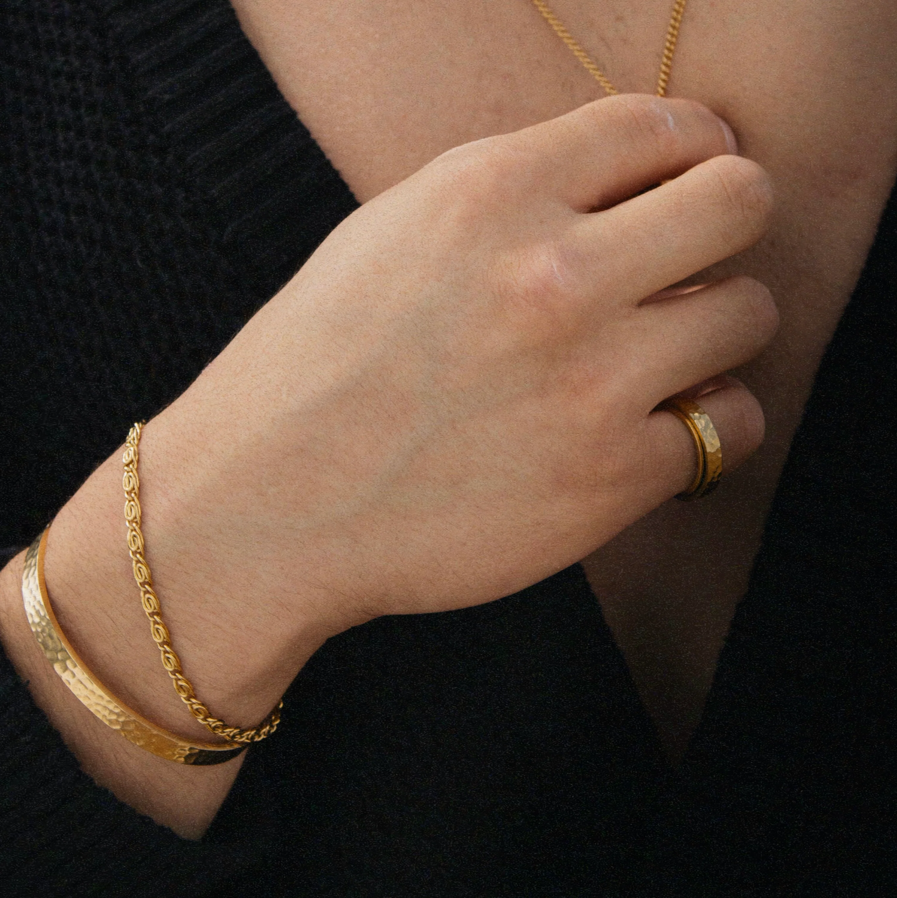 Brazalete Hilo Gold - Image 4